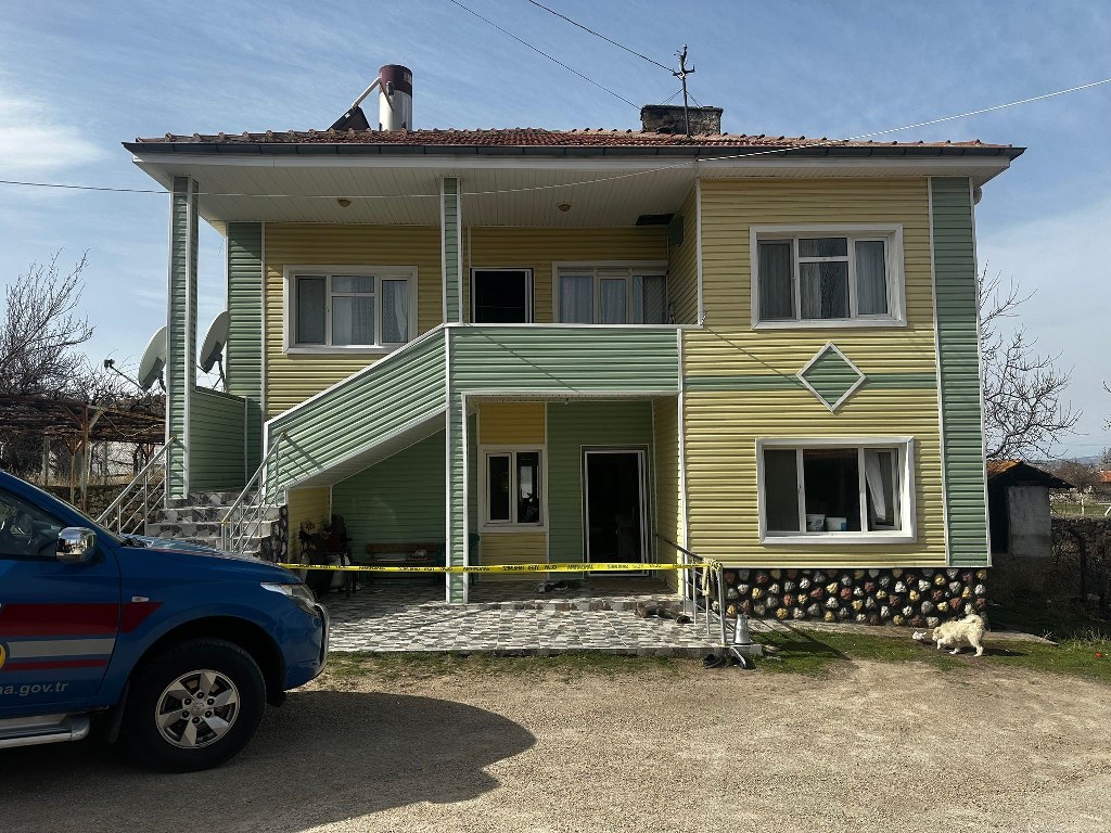 Babasını bıçaklayarak öldüren şüpheli tutuklandı