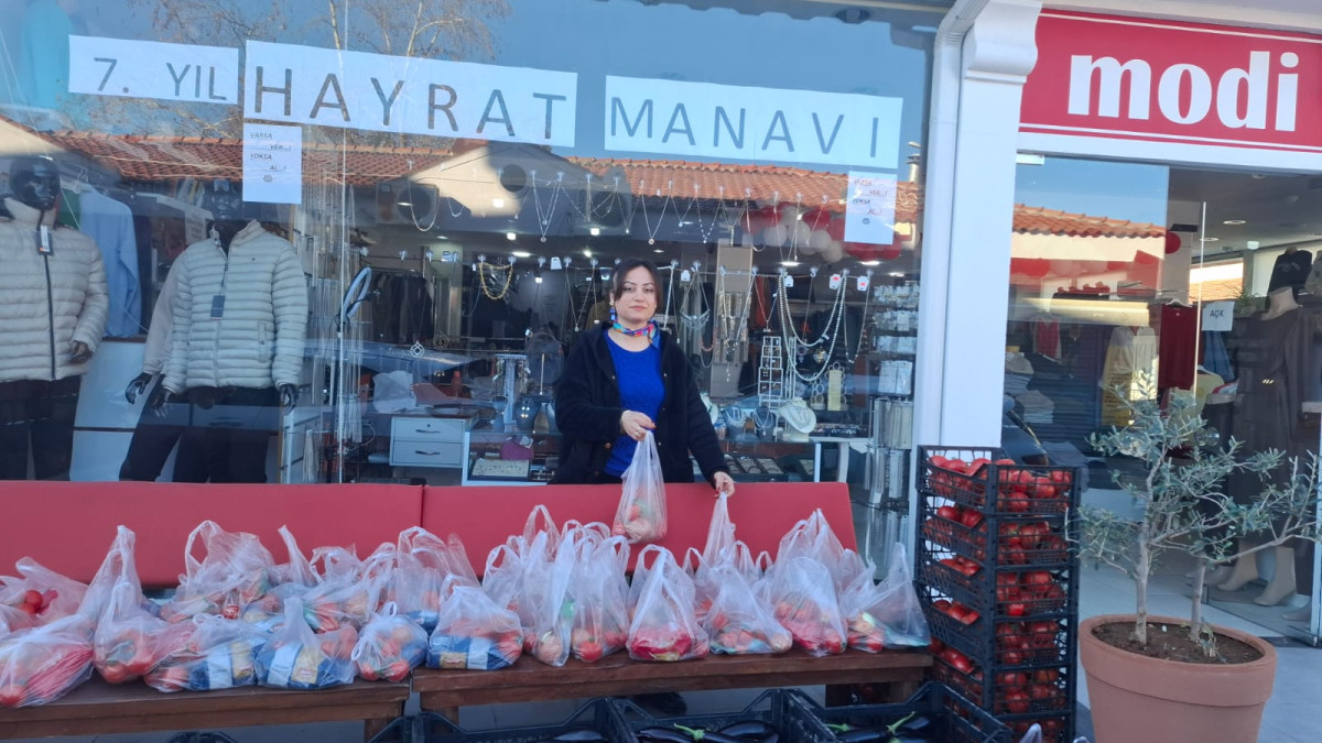 Fethiye’de Hayrat Manavı 7 yaşında…