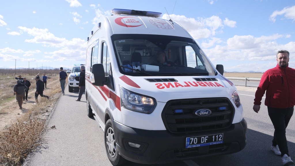 Gelincik toplarken otomobilin çarptığı kadın öldü