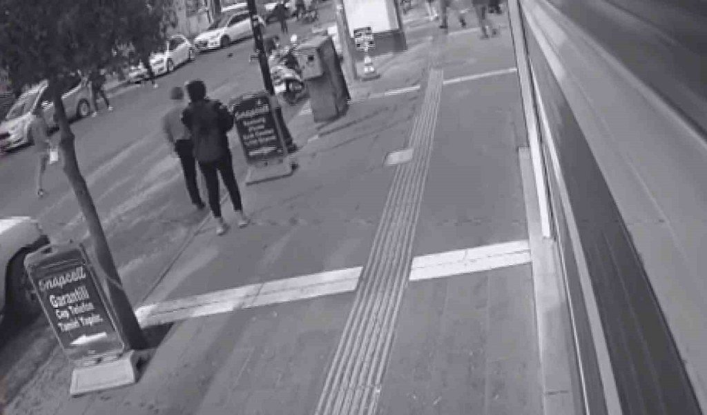 Otomobilin çarptığı 14 yaşındaki kız hayatını kaybetti