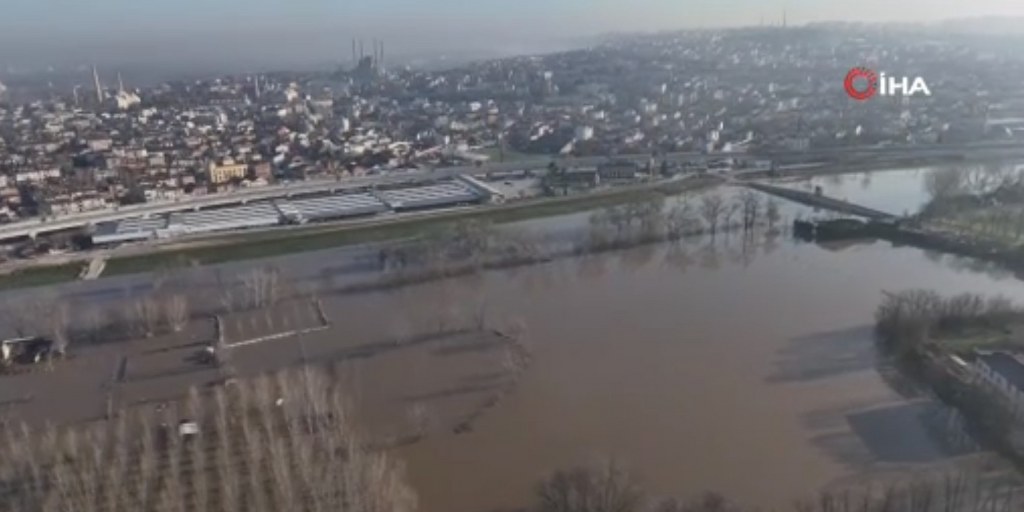 Meriç Nehri taştı, ovalar sular altında kaldı