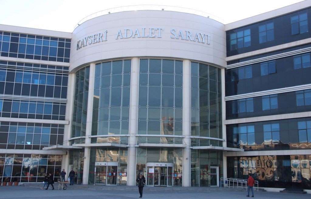 Kız arkadaşının ölümüne neden olduğu iddiasıyla yargılanan sanık beraat etti