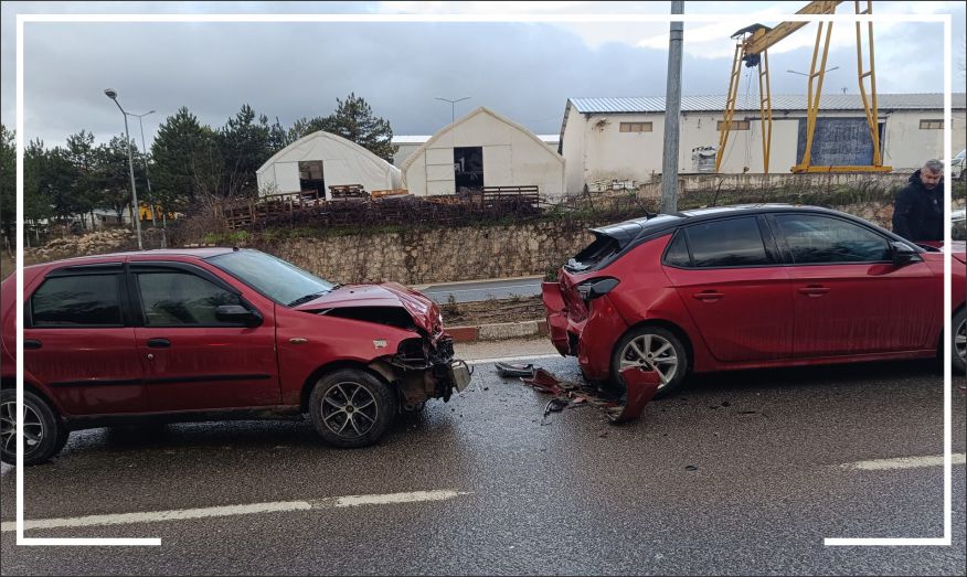 Zincirleme trafik kazası; 4 yaralı