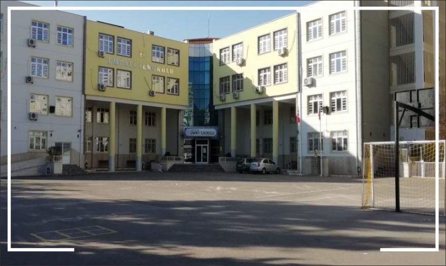 Kadın öğretmen ve okul müdürüne saldırı girişimi