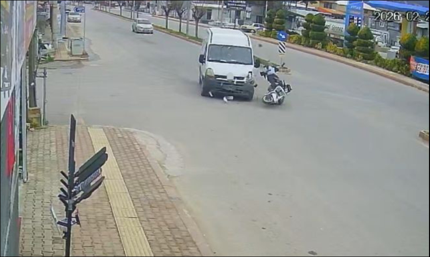 Motosiklet sürücüsü metrelerce savrularak hayatını kaybetti