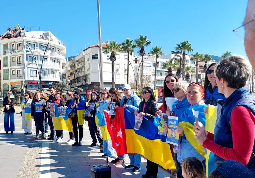 Savaşın 4. yıl dönümünde Ukrayna ve Türk Bayraklı anma