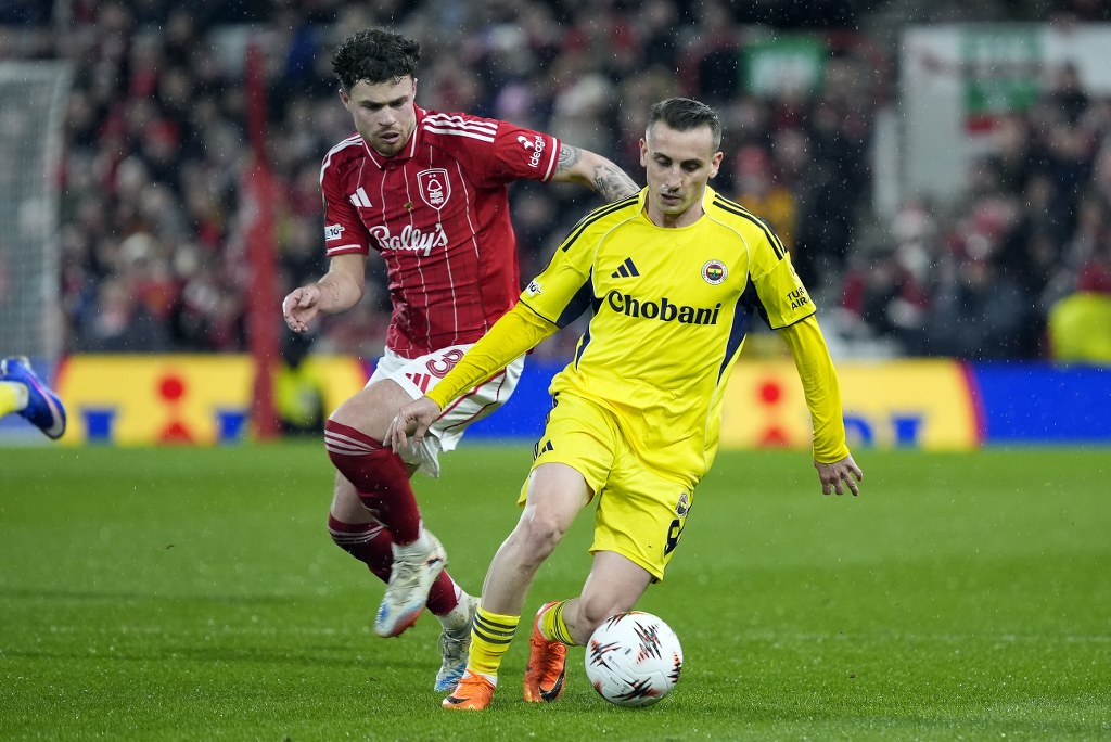 Fenerbahçe ilk yarıyı 1-0 önde tamamladı