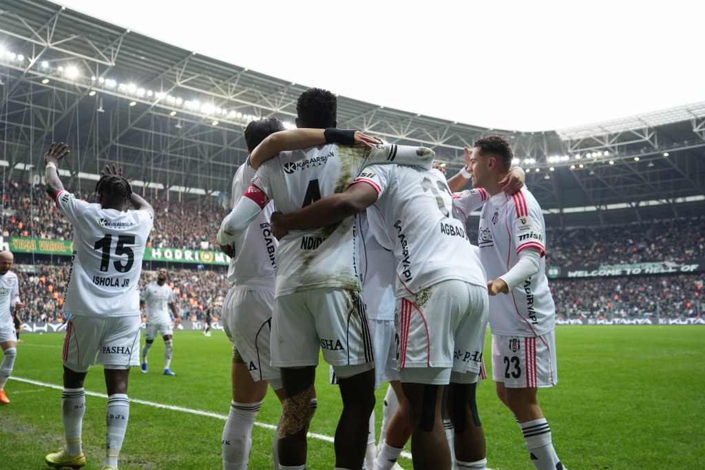 Beşiktaş’ta derbi öncesi 3 puan sevinci