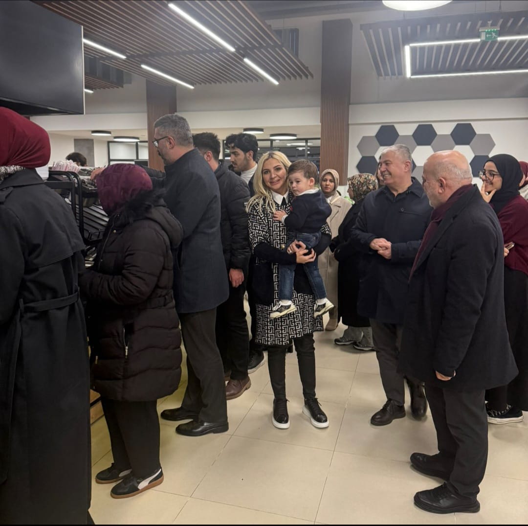 Merve Mermer ve Aslan bebekten iftar yemeği