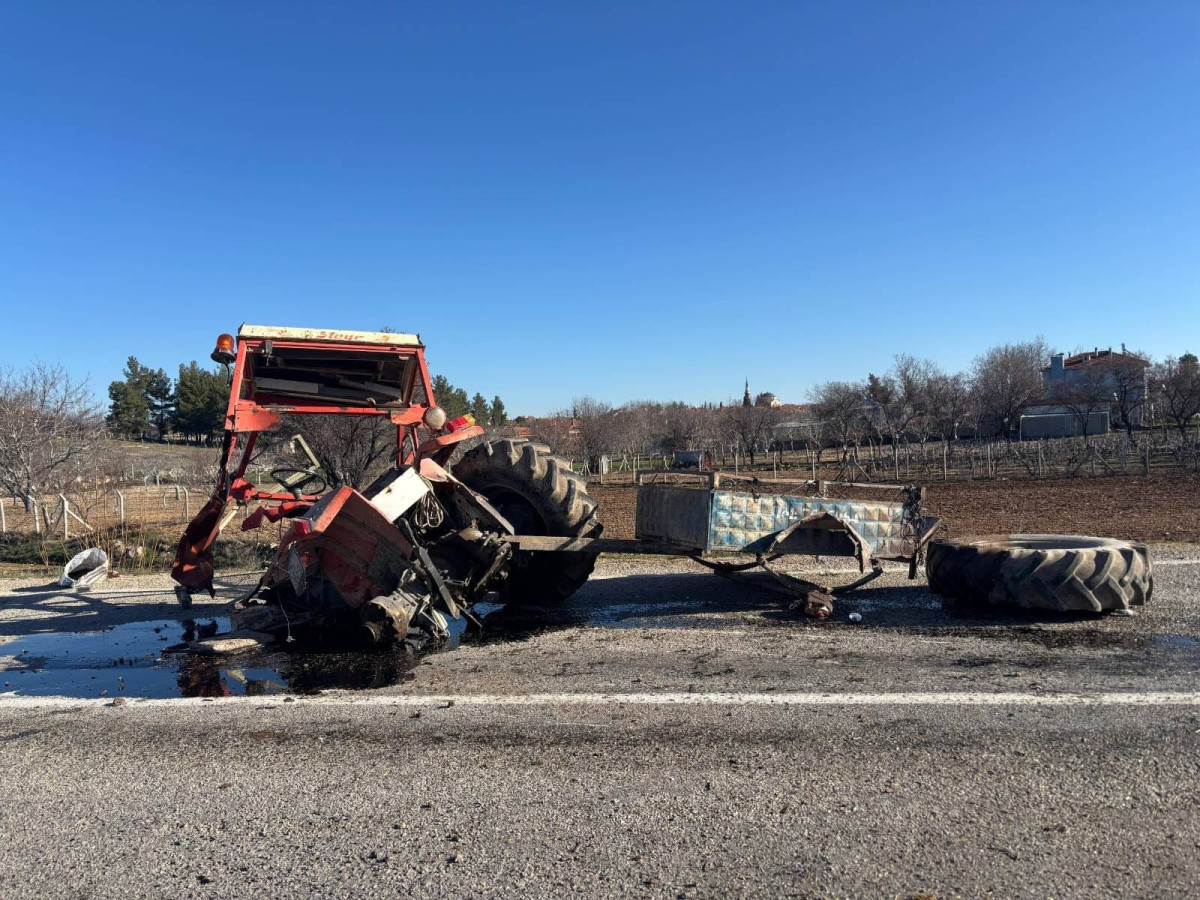 Kamyon ile traktör çarpıştı 1 yaralı