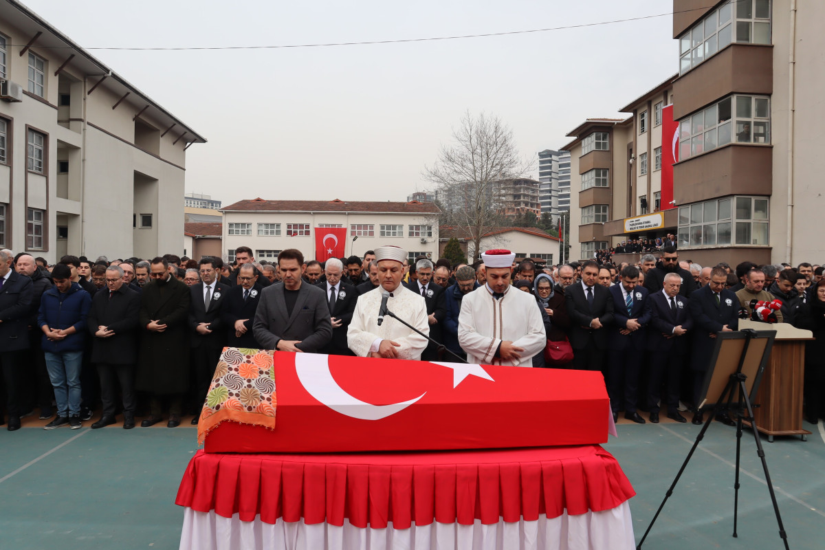 Yüzlerce meslektaşı Fatma Nur öğretmeni son yolculuğuna uğurladı