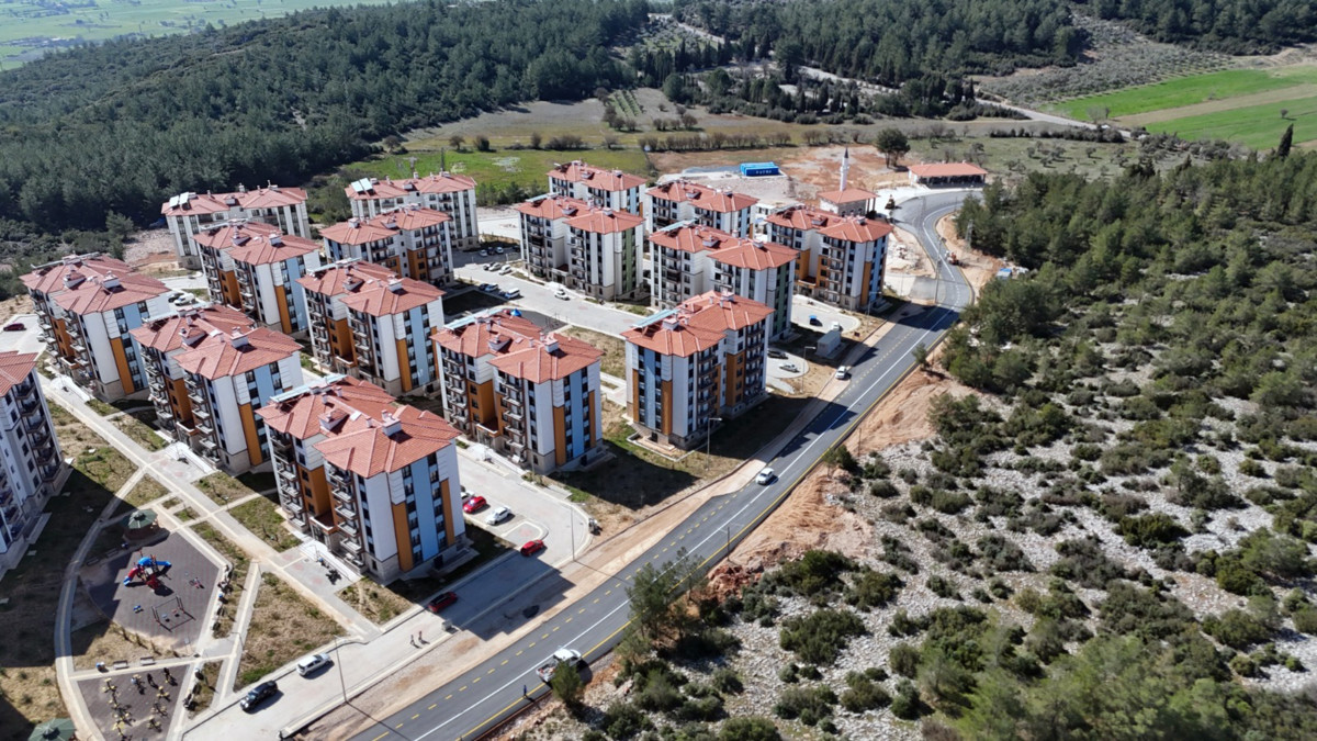 Büyükşehir TOKİ’de yol sorununu çözüldü