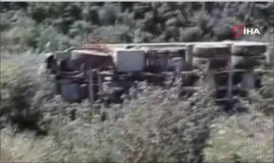 Uçurumdan yuvarlanan hafriyat kamyonun sürücüsü hayatını kaybetti
