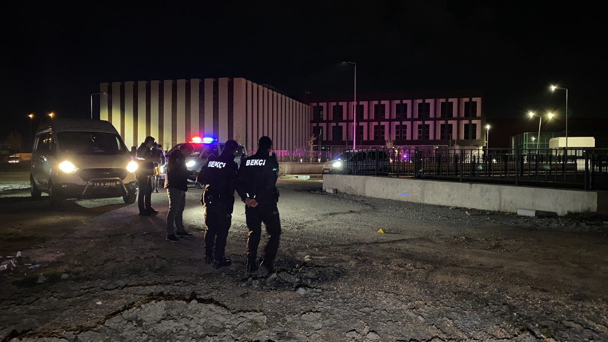 Önce darbettiler, ardından tabancayla vurup kaçtılar: 1 ağır yaralı