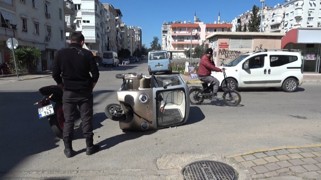 Motosikletler çarpıştı: 1 yaralı