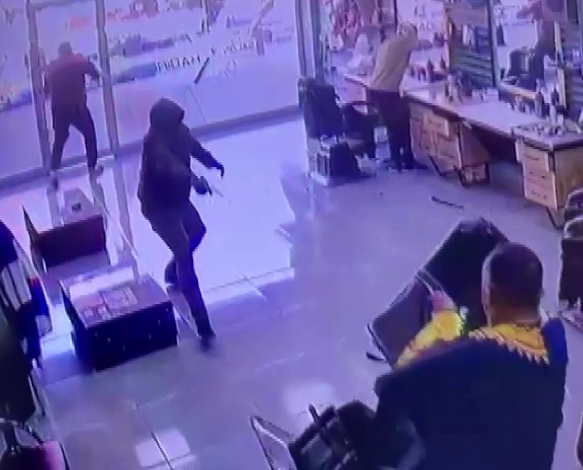 Berberde böyle ateş etti: 1 yaralı