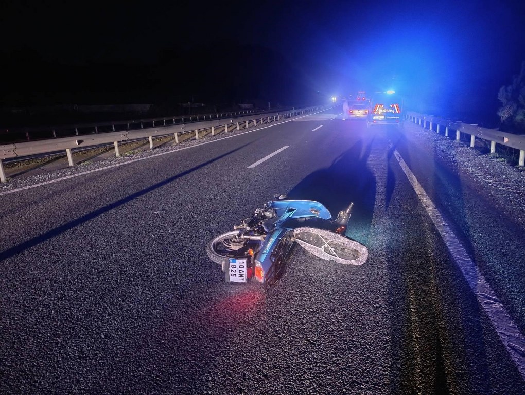 Devrilen motosikletin sürücüsü öldü