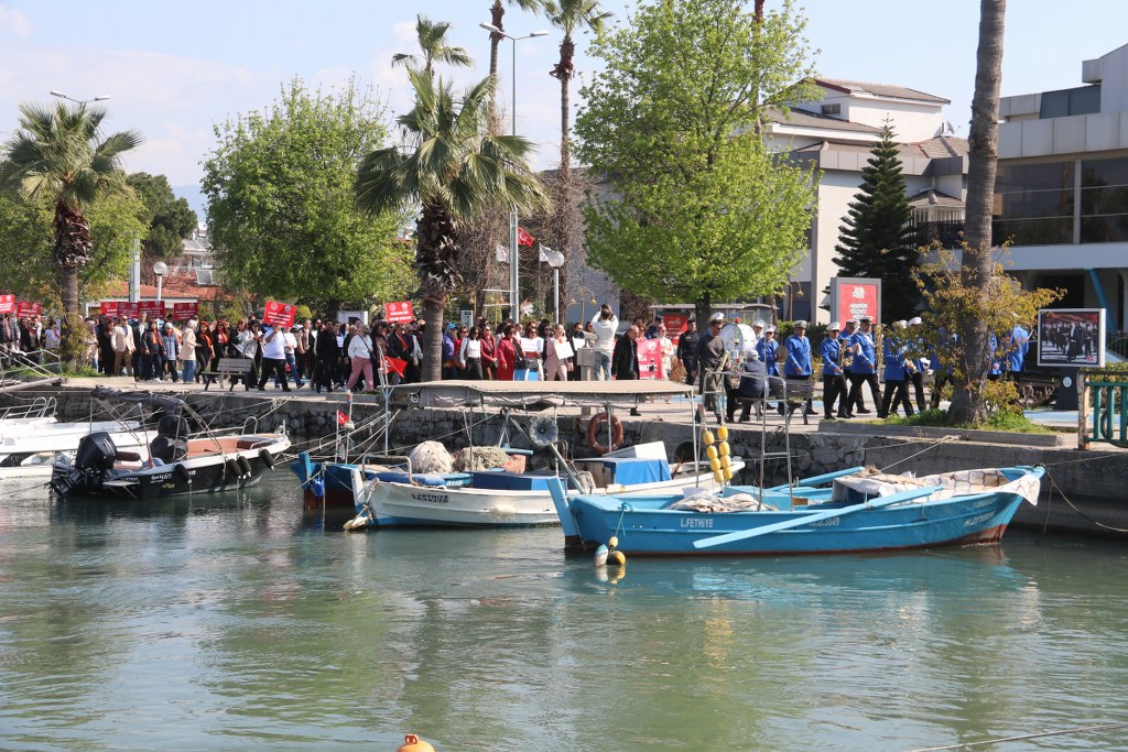 Fethiye’de Dünya Kadınlar Günü Yürüyüşü gerçekleştirildi