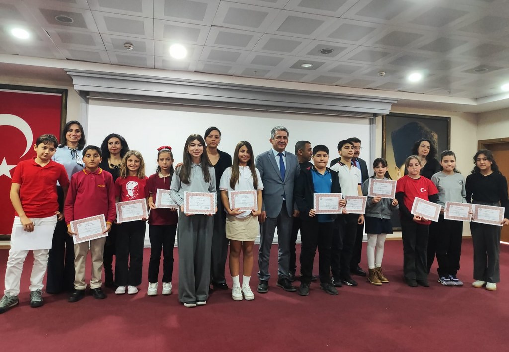 İstiklâl Marşı'nı güzel okuma yarışması birincileri belli oldu