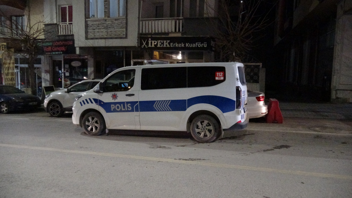 Yalnız yaşayan yaşlı adam evinde ölü bulundu