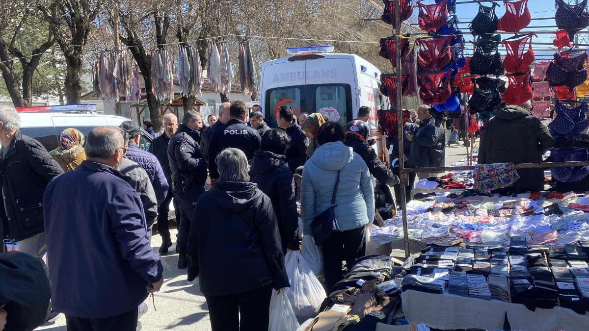 Pazar yeri savaş alanına döndü: 3 Yaralı