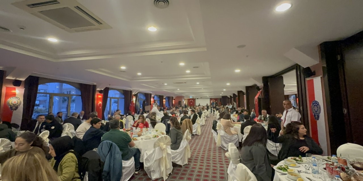 Marmaris İlçe Emniyet Müdürlüğü iftar sofrasını gazi ve şehit yakınları ile paylaştı