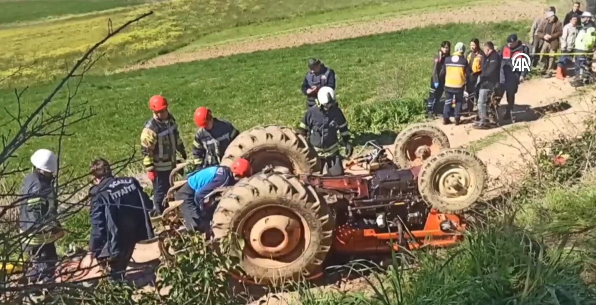 Devrilen traktörün sürücüsü öldü
