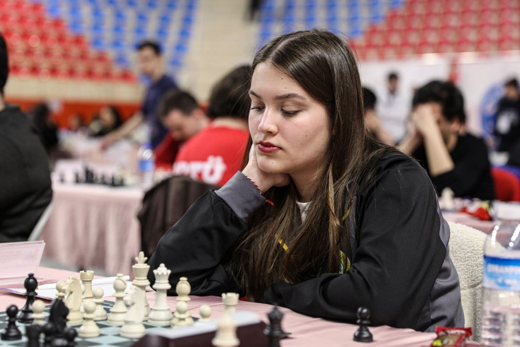 Üniversiteler Arası Satranç Türkiye Şampiyonası Burdur’da başladı