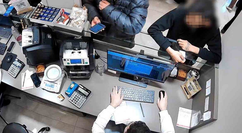 Dolandırıcılık şebekesine operasyon: 9 gözaltı