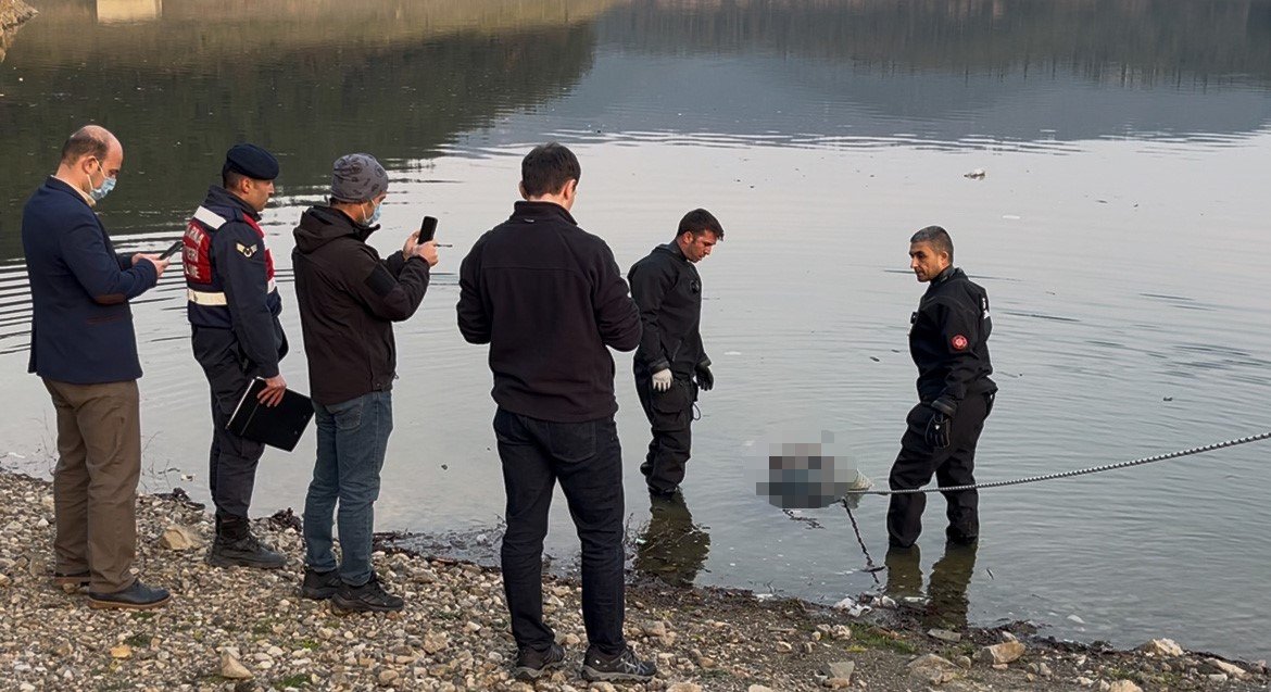 Barajda erkek cesedi bulundu