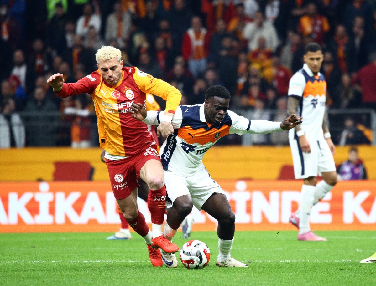 Galatasaray: 0 - RAMS Başakşehir: 0 (İlk yarı)