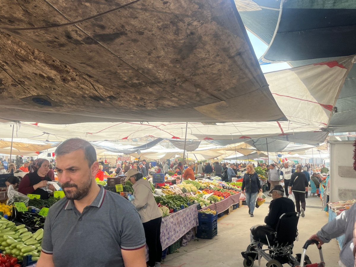 Bayram öncesi Akarca pazarı’nda yoğunluk