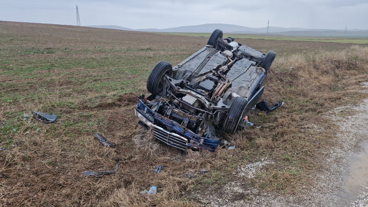 Otomobil şarampole devrildi: 1 yaralı