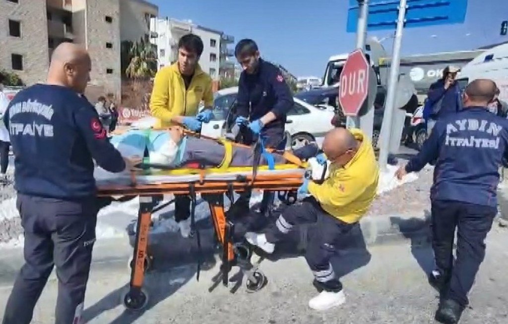 Ters yönden çıkınca kaza kaçınılmaz oldu: 2 yaralı