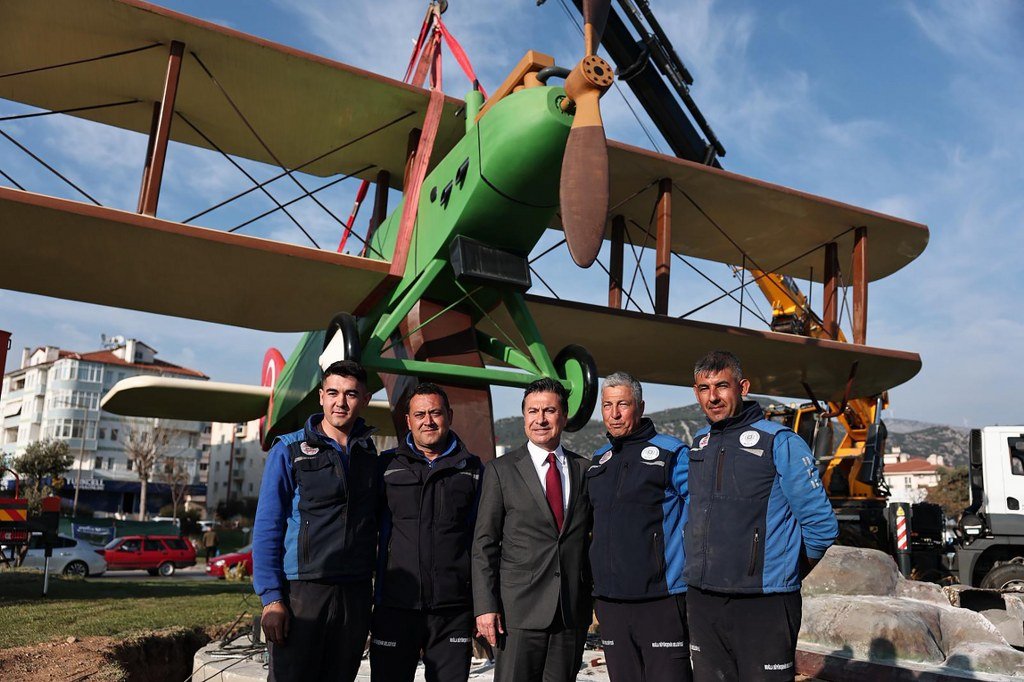 İsmet Tayyaresi yeniden Muğla'nın kalbine yerleştirildi