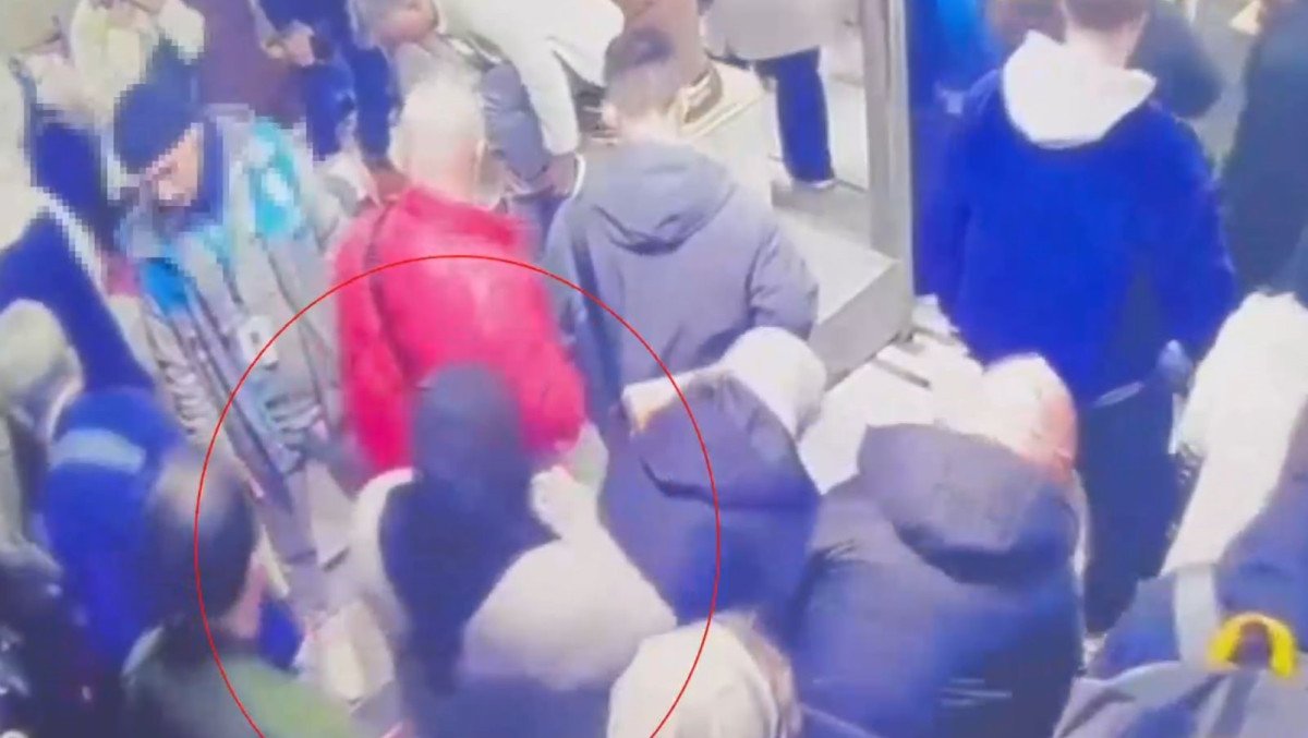 Yankesicilik yapan 2 kadın suçüstü yakalandı