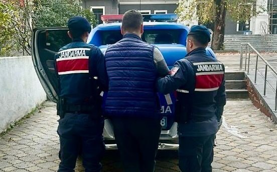 4 ayrı suçtan 21,5 yıl hapis kararı bulunan şahıs yakalandı