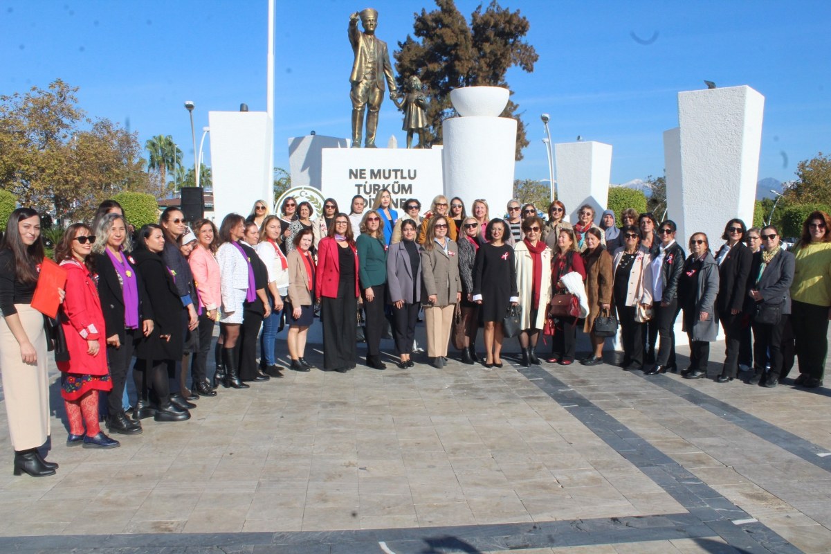 Türk kadınının seçme ve seçilme hakkı törenle kutlandı