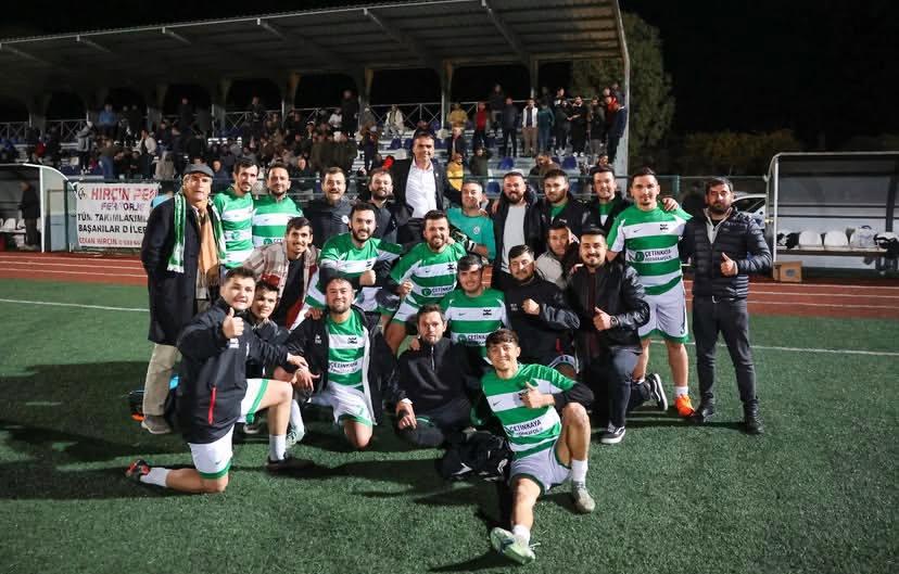 Karaçulha Mahallesi Yarı Finalde