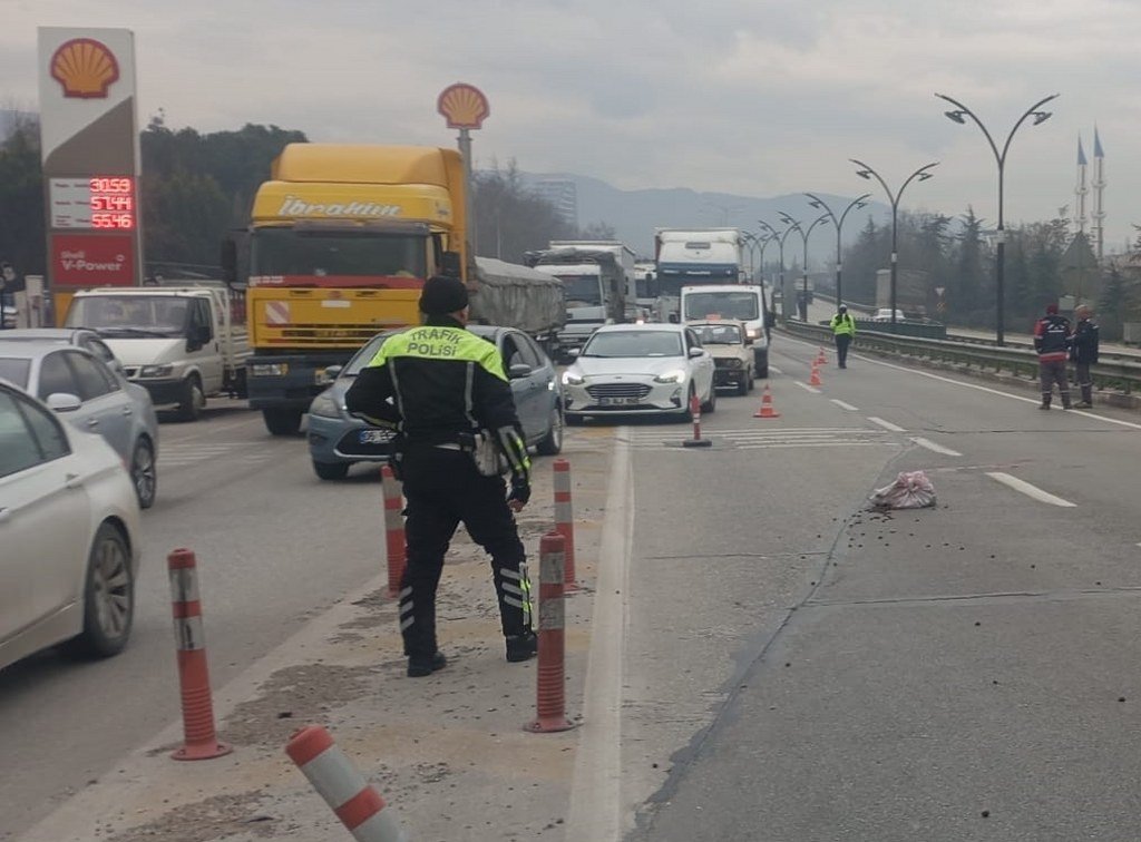 Kamyonun çarptığı yaya öldü