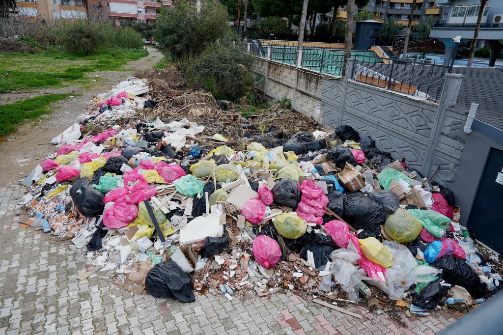 Çevreyi kirlettiği iddiasıyla bir otel hakkında cezai işlem başlatıldı
