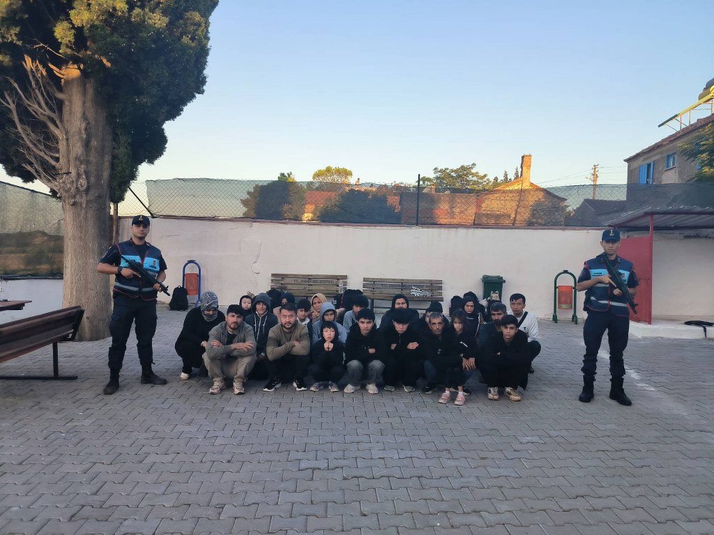 Didim’de 23 düzensiz göçmen yakalandı