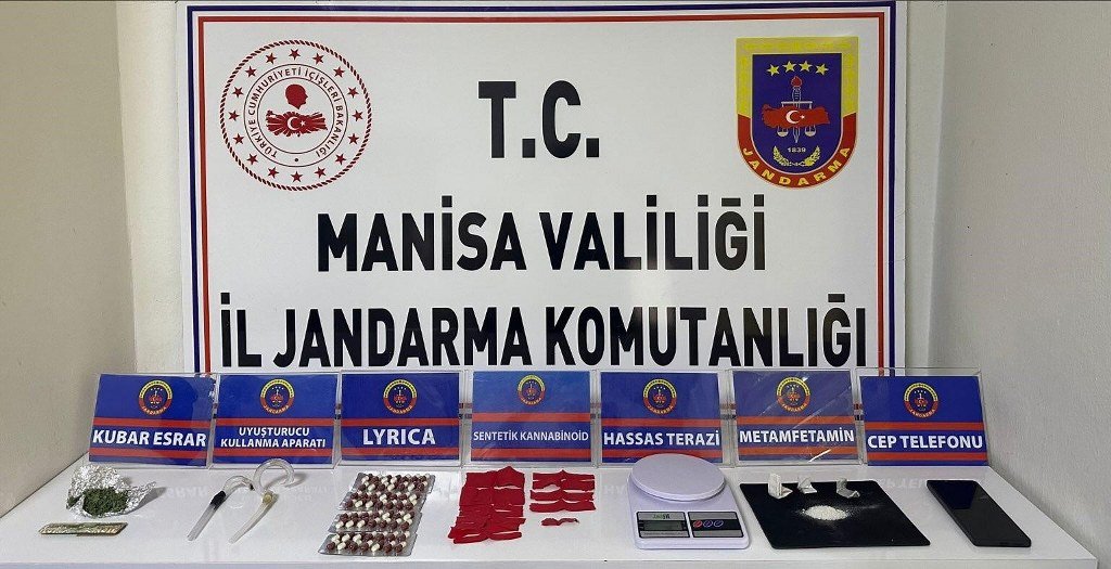Jandarma uyuşturucu tacirini suçüstü yakaladı