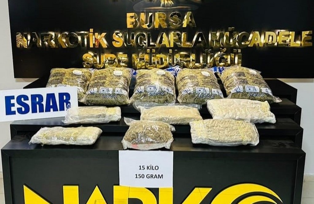 Uyuşturucu operasyonu : 15 kilo esrar ele geçirildi