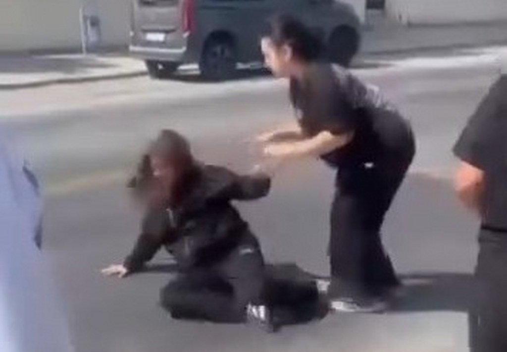 Bir akran zorbalığı vakası daha: Saçlarından tutup sürükledi