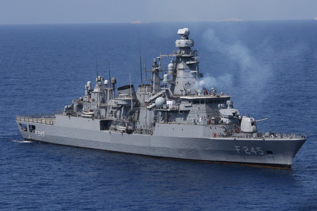 DENİZKURDU-II/2025 tatbikatı tamamlandı: TB3 SİHA'dan TCG ANADOLU'ya tarihi ilk salvo kalkış