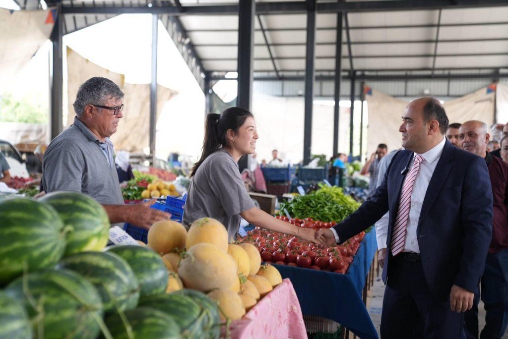 Başkan Akdenizli, yeni pazar yerinde esnafla buluştu