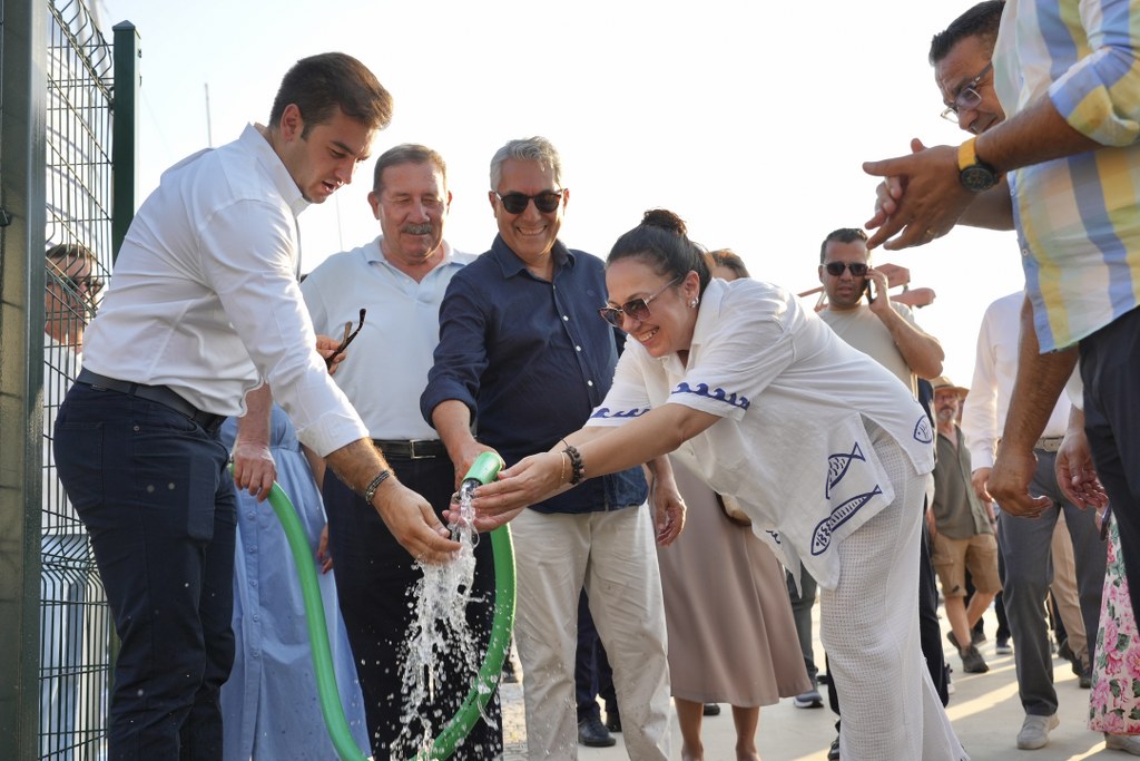 Deniz suyu güneş ve rüzgarla arıtmaya başlandı