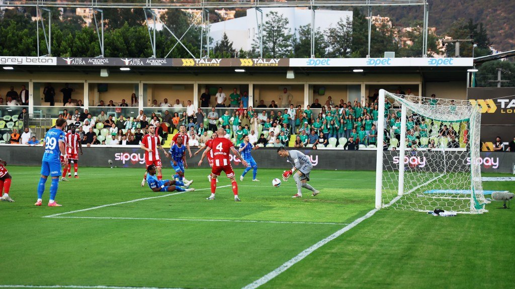 Trendyol Süper Lig: Bodrum FK: 1 - Samsunspor: 2 (İlk yarı)