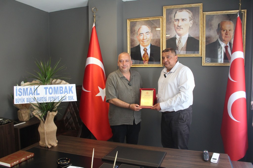 Başkan Tombak; “Fethiye siyasi sahnesine yeni gelmedik, yine geldik”